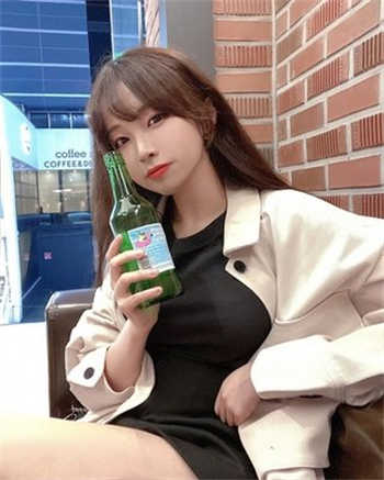 快手网红珂珂baby多大