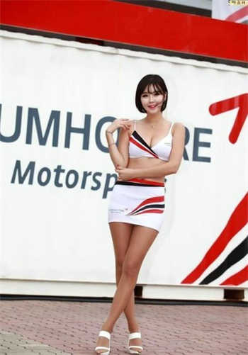 两男一女的两洞插图