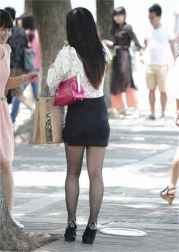 吴艳妃舞蹈艺术生跳舞