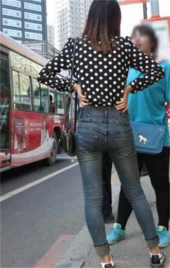 男主政府高官女主学生