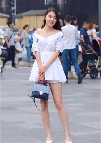 美女脱一净二静无内衣