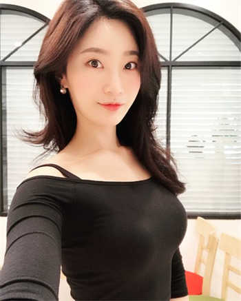 背背叛丈夫的女社长