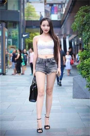 男生握小鸡撒尿视频