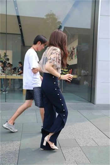 吴梦梦客厅补课