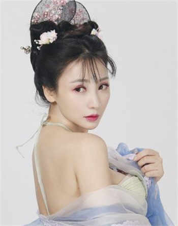 等社长的妻子女主角什么