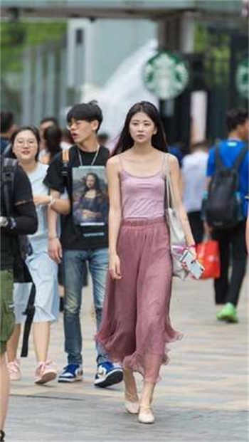 女主叫顾念念男主叫陆景辰