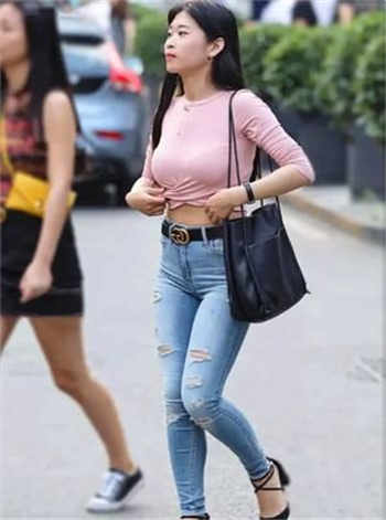 沦为前女友脚下的贱奴